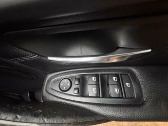 BMW 3 SERIES 2.0 320d Luxury Saloon 4dr Diesel Auto Euro 5 (s/s) (184 ps)