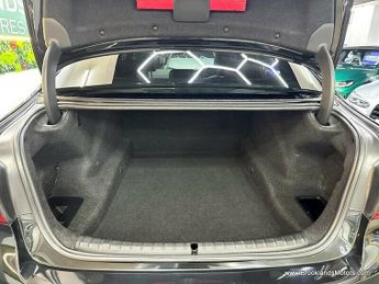 BMW 5 SERIES 520d M SPORT [9X SERVICES, SAT NAV, LEATHER & HEATED SEATS]