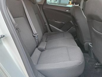 Vauxhall Astra 1.6 CDTi ecoFLEX Design Hatchback 5dr Diesel Manual Euro 6 (s/s)