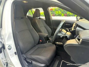 Toyota Corolla ICON TECH [SAT NAV, HEATED SEATS & REVERSE CAMERA]