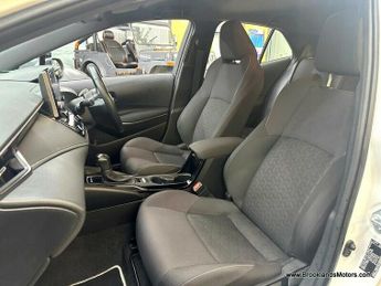 Toyota Corolla ICON TECH [SAT NAV, HEATED SEATS & REVERSE CAMERA]