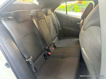 Toyota Corolla ICON TECH [SAT NAV, HEATED SEATS & REVERSE CAMERA]