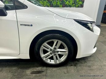 Toyota Corolla ICON TECH [SAT NAV, HEATED SEATS & REVERSE CAMERA]