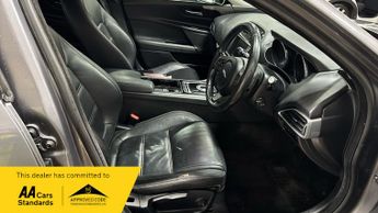 Jaguar XE 2.0d Prestige Saloon 4dr Diesel Auto Euro 6 (s/s) (180 ps)
