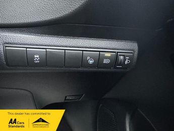 Toyota Corolla AUTO CAT ( N ) DESIGN 1.8 VVT SELF HYBRID GPF DESIGN ( AUTOMATIC