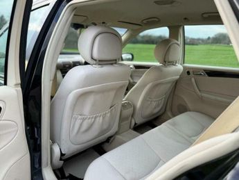 Mercedes-Benz C Class 1.8 C180 Kompressor Elegance SE 5dr