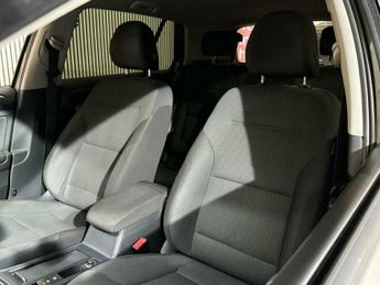 Volkswagen Golf 1.6 TDI BlueMotion Tech SE DSG Euro 5 (s/s) 5dr