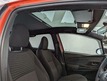 Toyota Yaris 1.5 VVT-h Orange Edition E-CVT Euro 6 5dr