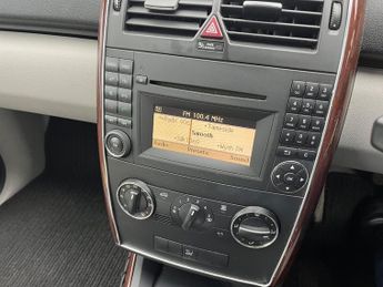 Mercedes-Benz A Class 1.5 A150 Elegance SE Hatchback 5dr Petrol CVT (162 g/km, 95 bhp)