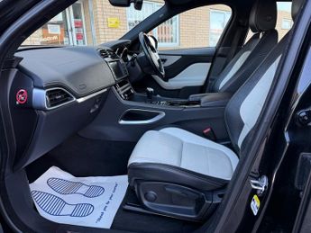 Jaguar F-Pace R-SPORT