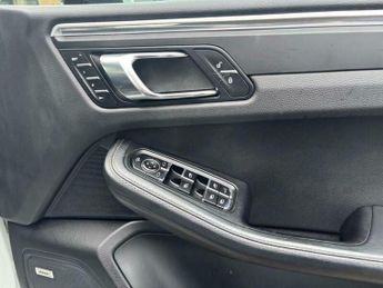 Porsche Macan 2.0T PDK 4WD Euro 6 (s/s) 5dr