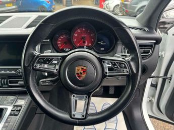 Porsche Macan 2.0T PDK 4WD Euro 6 (s/s) 5dr