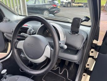 Smart ForTwo 0.7 City Passion Hatchback 3dr Petrol Automatic (113 g/km, 61 bh