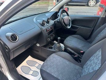 Ford Fiesta 1.25 LX 5dr
