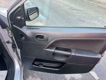 Ford Fiesta 1.25 LX 5dr