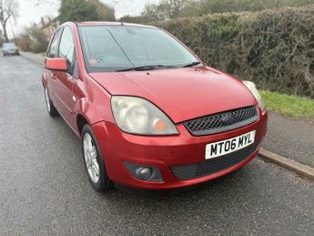 Ford Fiesta 1.6 Ghia 5dr