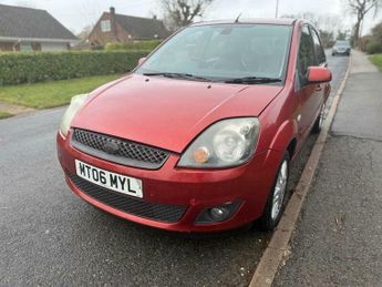 Ford Fiesta 1.6 Ghia 5dr