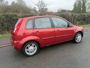 Ford Fiesta 1.6 Ghia 5dr