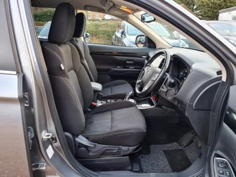 Mitsubishi Outlander PHEV DESIGN