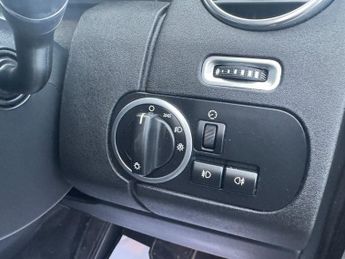 Land Rover Discovery 3.0 SD V6 Graphite SUV 5dr Diesel Auto 4WD Euro 6 (s/s) (256 bhp