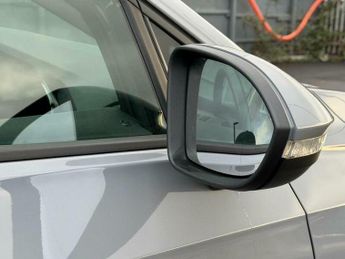 Volkswagen Golf 1.0 eTSI MHEV Life DSG Euro 6 (s/s) 5dr