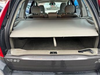 Volvo XC90 2.4 D5 SE SUV 5dr Diesel Geartronic (242 g/km, 163 bhp)