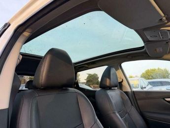 Nissan Qashqai 1.2 DIG-T Tekna SUV 5dr Petrol XTRON 2WD Euro 6 (s/s) (115 ps)