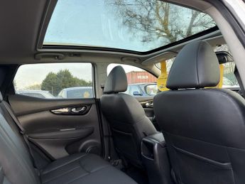 Nissan Qashqai 1.2 DIG-T Tekna SUV 5dr Petrol XTRON 2WD Euro 6 (s/s) (115 ps)