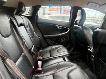 Volvo V40 D2 CROSS COUNTRY LUX