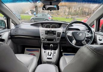 Ssangyong Rodius Turismo EX Auto