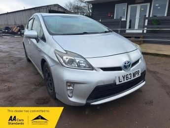 Toyota Prius 1.8 VVT-h T3 Hatchback 5dr Petrol Hybrid CVT Euro 5 (s/s) (136 p