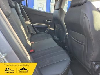 Vauxhall Mokka 50kWh Elite Nav Premium SUV 5dr Electric Auto (136 ps)