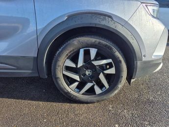 Vauxhall Mokka 50kWh Elite Nav Premium SUV 5dr Electric Auto (136 ps)