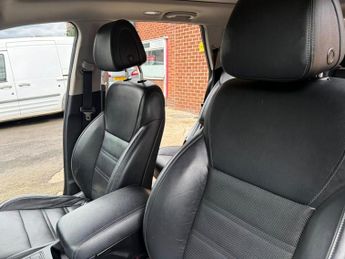 Kia Sorento CRDI KX-4 ISG buy nil dep & only £74 a week t&c sat nav dab radi