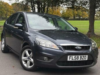 Ford Focus 1.6 Zetec Hatchback 5dr Petrol Automatic (184 g/km, 99 bhp)