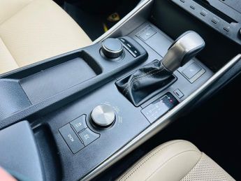 Lexus IS 300H EXECUTIVE EDITION