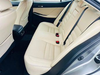 Lexus IS 300H EXECUTIVE EDITION