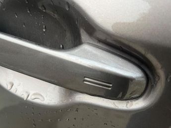 Toyota Noah 1.8 Hybrid 7 Seater