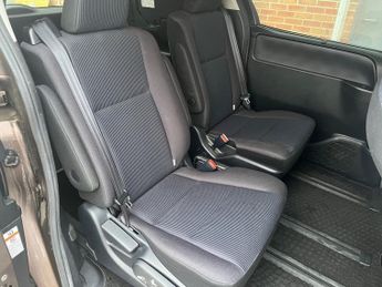Toyota Noah 1.8 Hybrid 7 Seater
