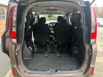 Toyota Noah 1.8 Hybrid 7 Seater
