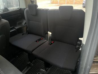 Toyota Noah 1.8 Hybrid 7 Seater