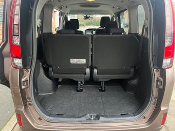 Toyota Noah 1.8 Hybrid 7 Seater