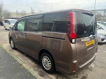 Toyota Noah 1.8 Hybrid 7 Seater