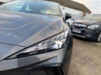 MG MG 4 64kWh SE Long Range Hatchback 5dr Electric Auto (203 ps)