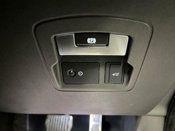 Land Rover Range Rover Velar 2.0 D240 R-Dynamic SE Auto 4WD Euro 6 (s/s) 5dr