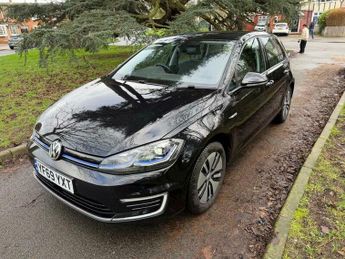 Volkswagen Golf 35.8kWh e-Golf Auto 5dr