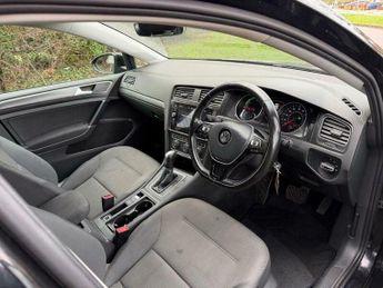 Volkswagen Golf 35.8kWh e-Golf Auto 5dr