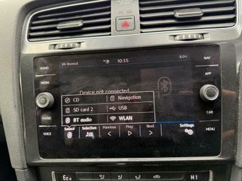 Volkswagen Golf 35.8kWh e-Golf Auto 5dr