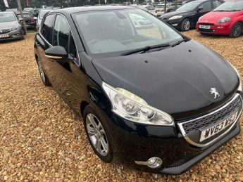 Peugeot 208 1.2 VTi Allure Euro 5 5dr