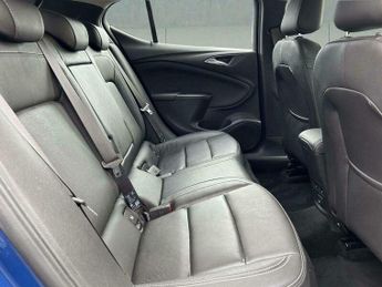 Vauxhall Astra 1.4i Turbo Elite Nav Auto Euro 6 (s/s) 5dr